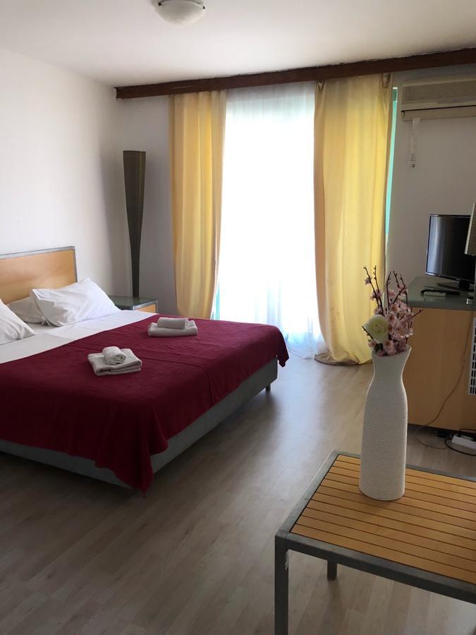 Hotel Bip Будва Екстер'єр фото