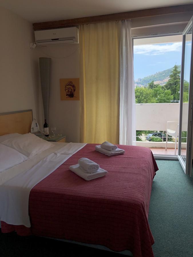 Hotel Bip Будва Екстер'єр фото