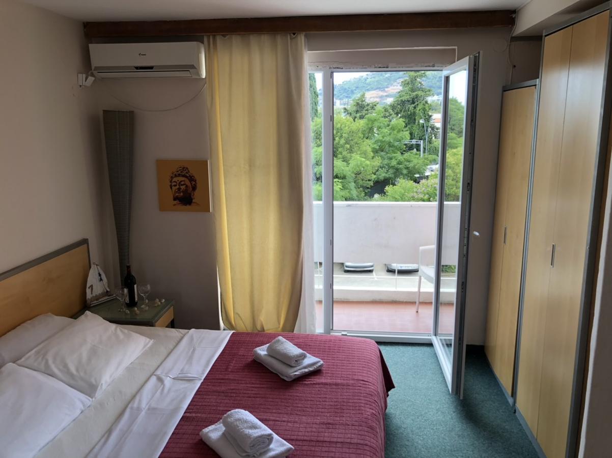 Hotel Bip Будва Екстер'єр фото