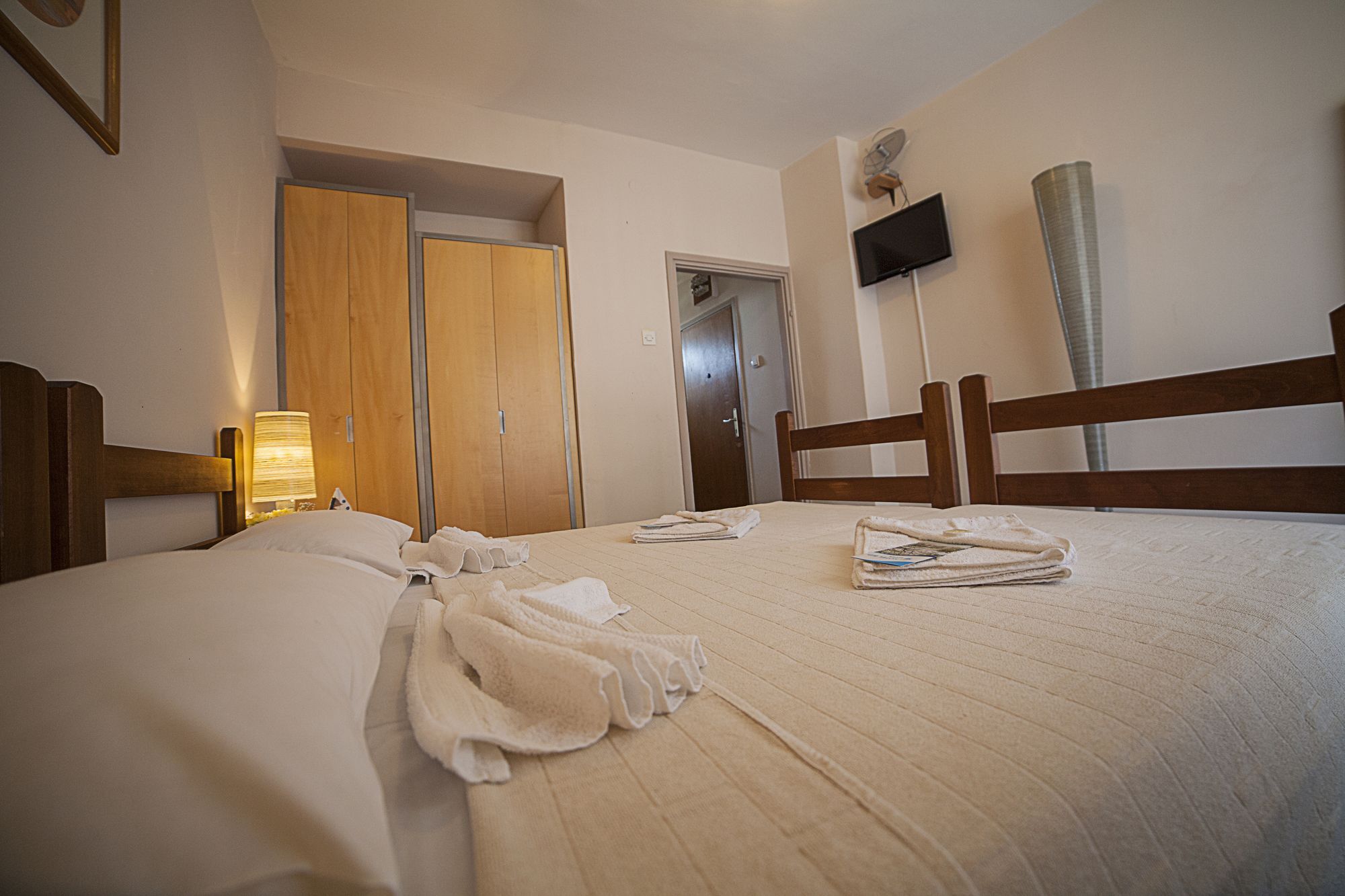 Hotel Bip Будва Екстер'єр фото