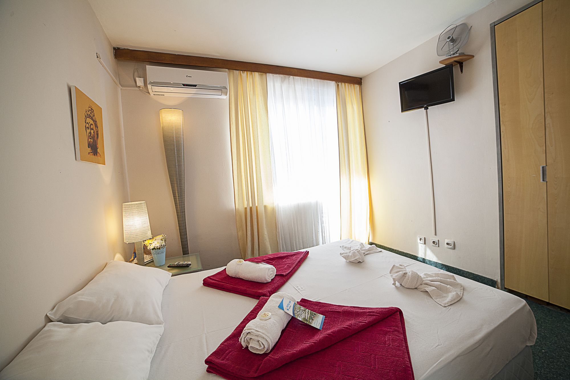 Hotel Bip Будва Екстер'єр фото